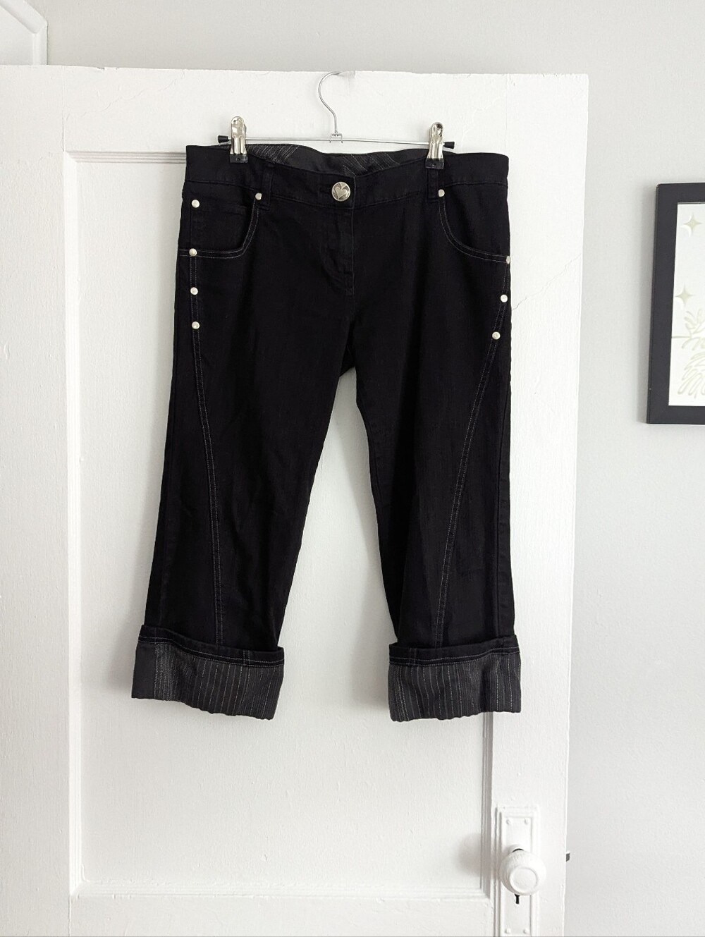 Y2K Lip Service Black Capris